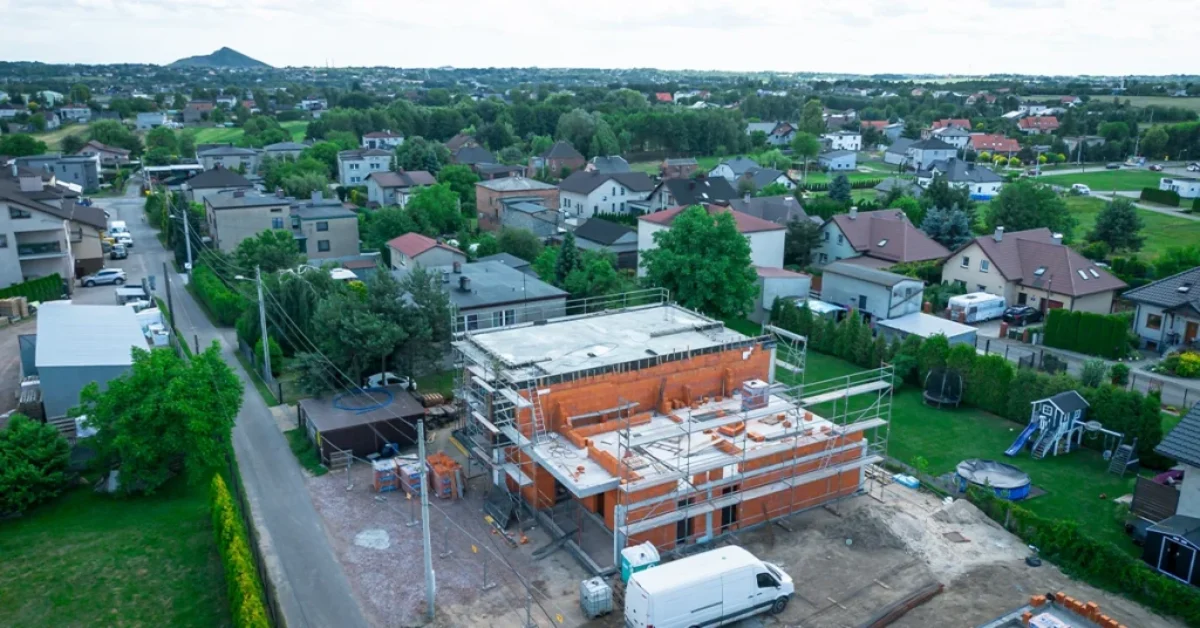 Ujęcia z drona nad firmą – fotografia lotnicza Visual Art