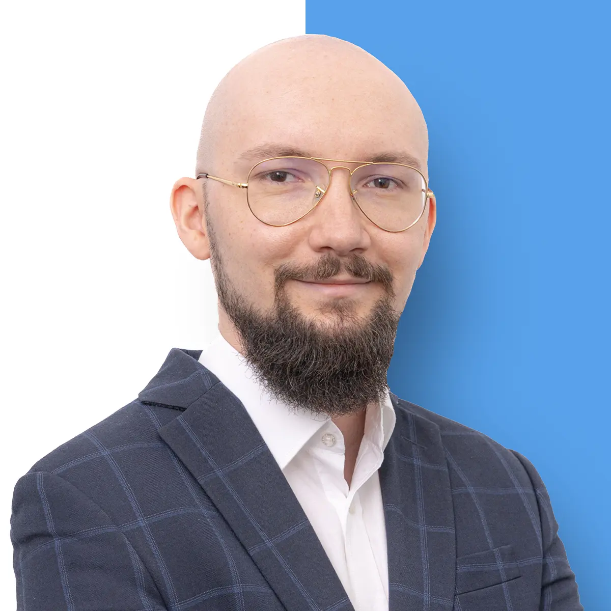 Ekspert ds. SEO i stron www doradza, jaką stronę najlepiej wybrać.